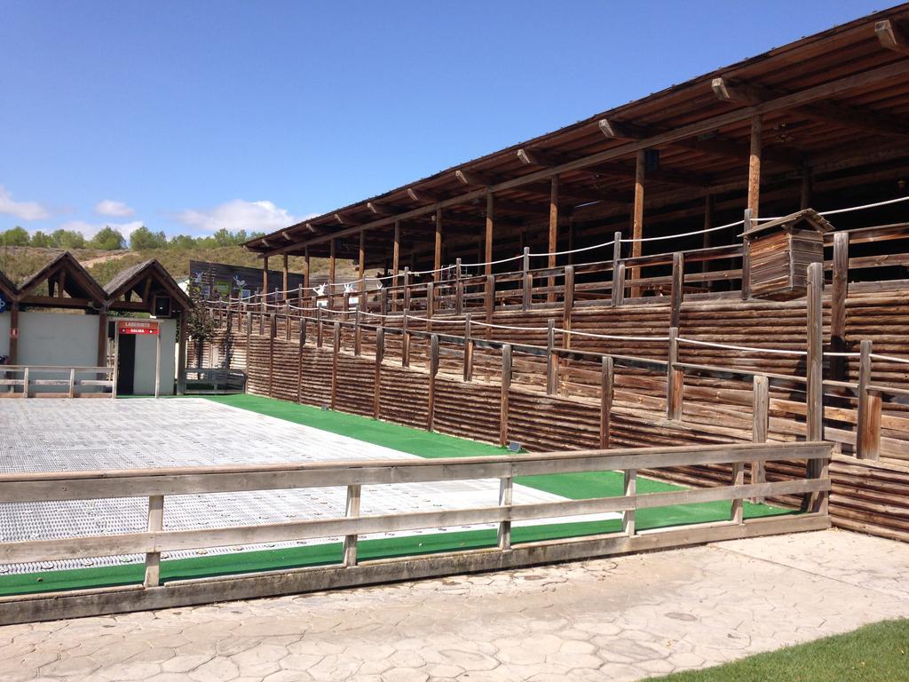 Apartamento Turistico Cigueena De Arguedas Exteriör bild