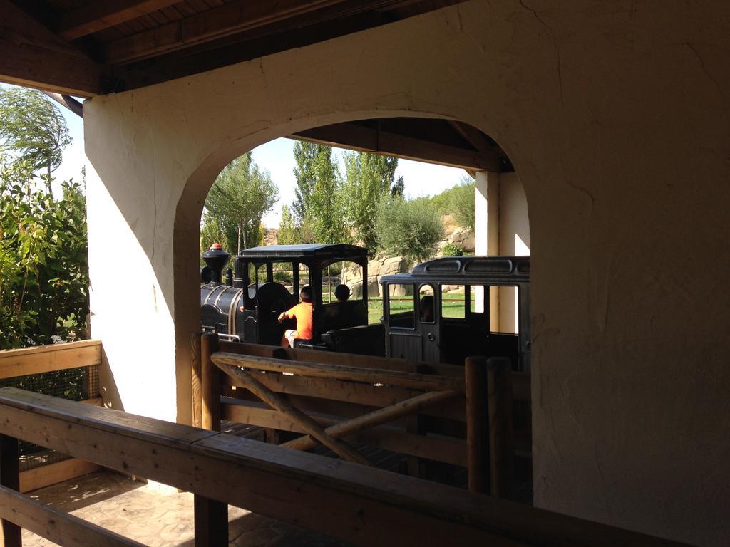 Apartamento Turistico Cigueena De Arguedas Exteriör bild